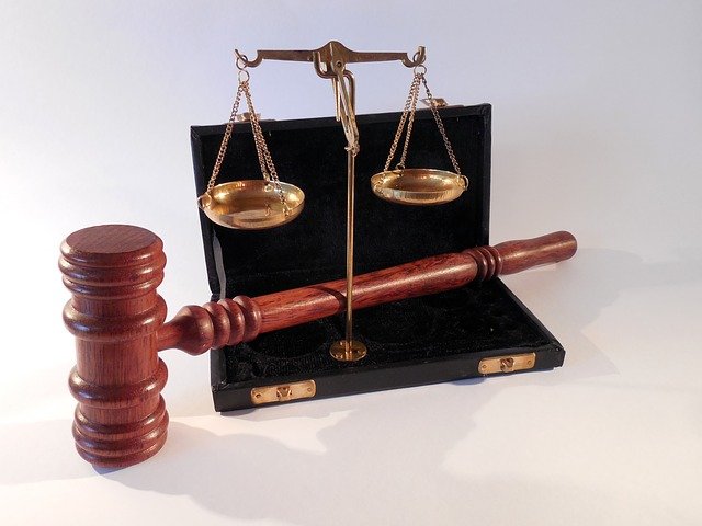 検事と弁護士の違い